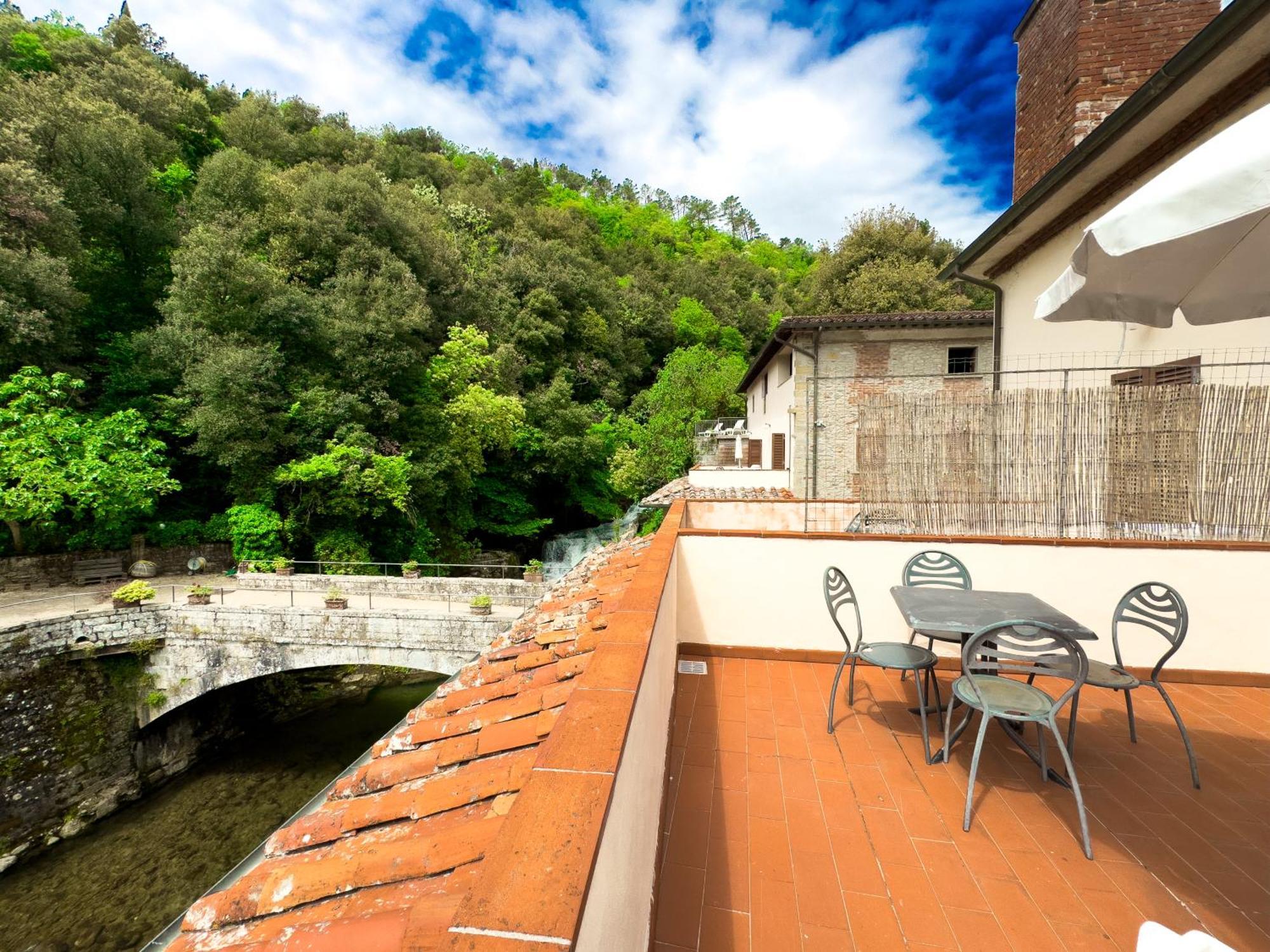 La Ferriera Exclusive Resort - Pool & Waterfall ローロ・チュッフェンナ エクステリア 写真