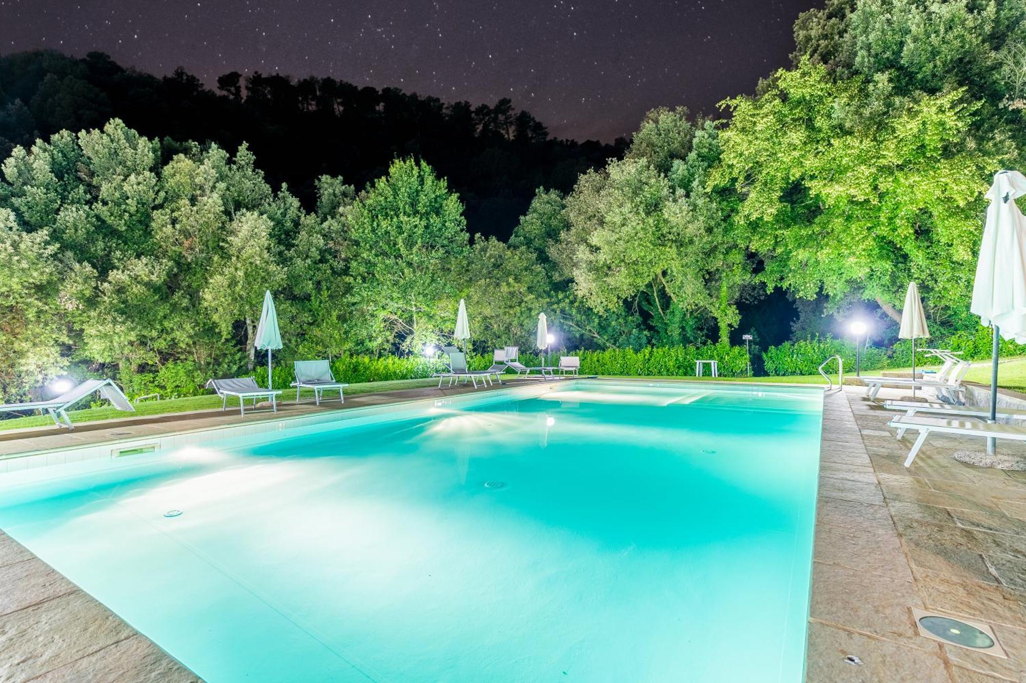 La Ferriera Exclusive Resort - Pool & Waterfall ローロ・チュッフェンナ エクステリア 写真